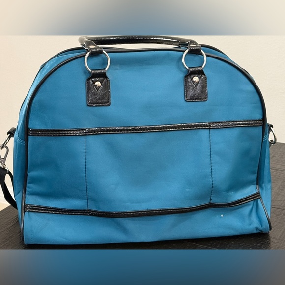 Guess Weekender - Picture 4 of 7